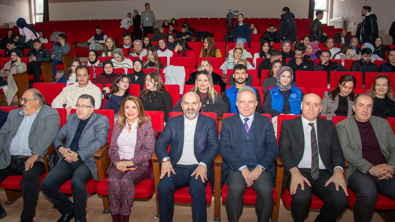 RTÜK Üyesi Davulcu, genç iletişimcilerle buluştu